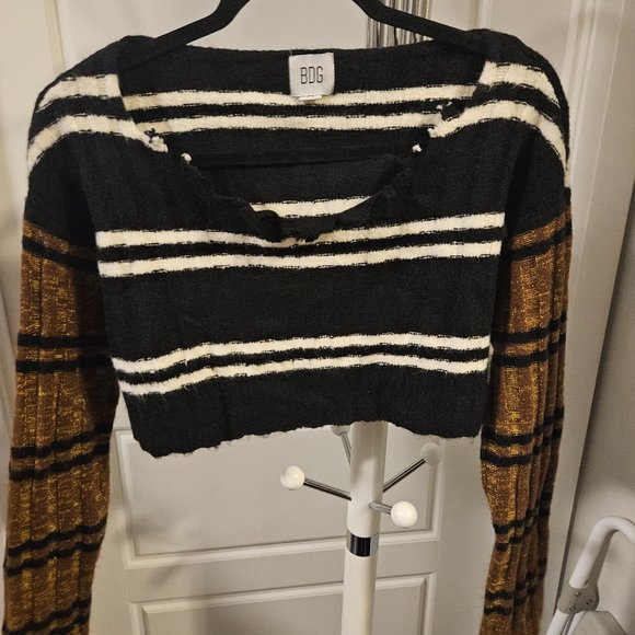 Crop Top Sweater - Picture 1 of 5